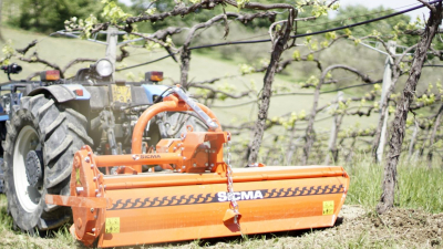 SICMA SHM verstellbare Bodenfr&auml;se f&uuml;r Traktoren von 35 bis 60 PS, Weinbau, Obstgarten, Seitenverschub